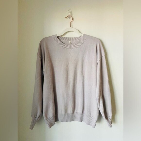 None Sweaters - Pale Gray Crew Neck Women's Knit Sweater Size Medium